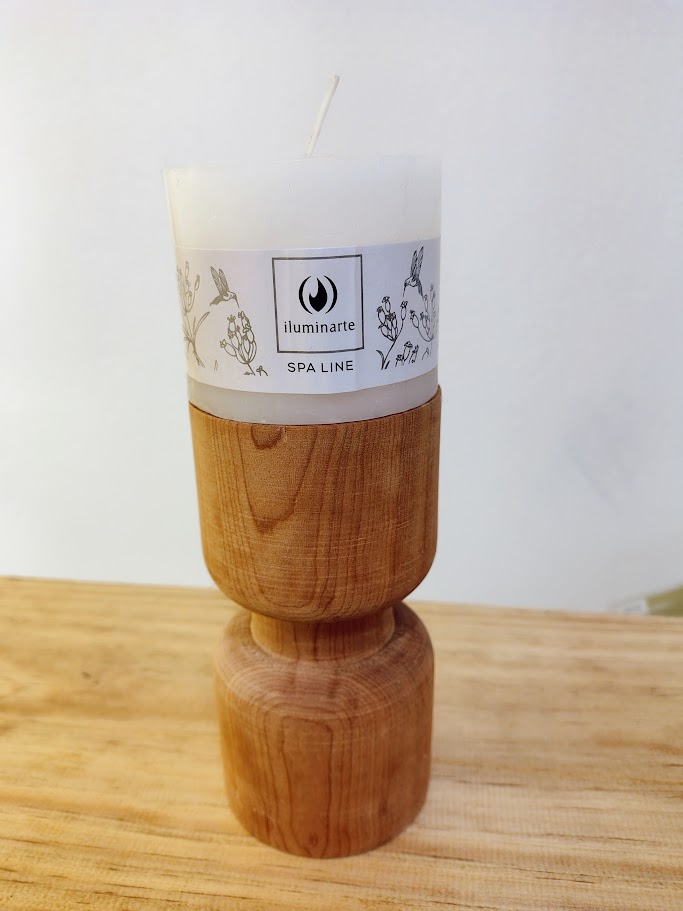 Candelabro grande de madera con vela - Satanama 